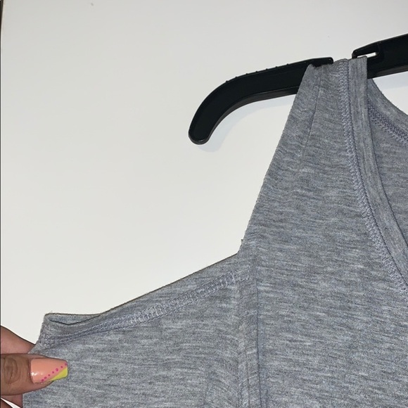 SO Cold Shoulder Top - Picture 2 of 3